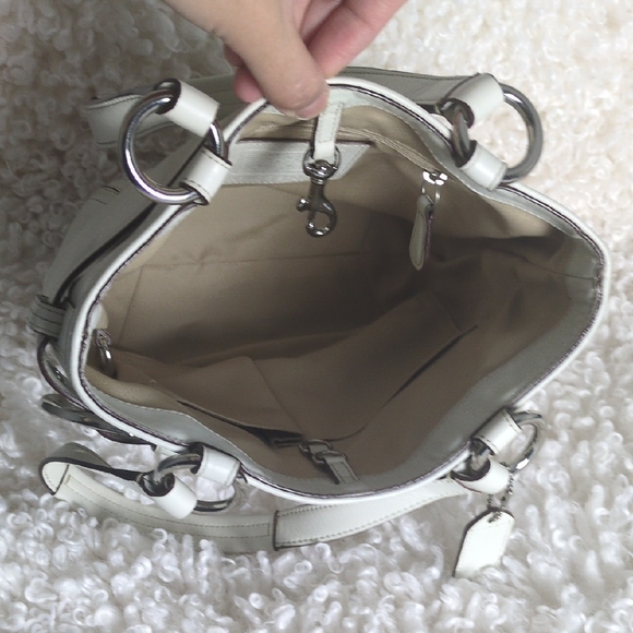 Coach White Leather Shoulder Bag with Silver Accents - Picture 4 of 13